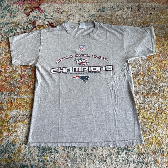 Outwear Other - Vintage 2002 New England Patriots Super Bowl XXXVI Champions T-Shirt Large Gray